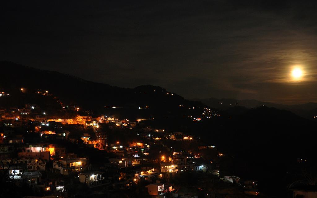 Hotel Sunita Almora Luaran gambar