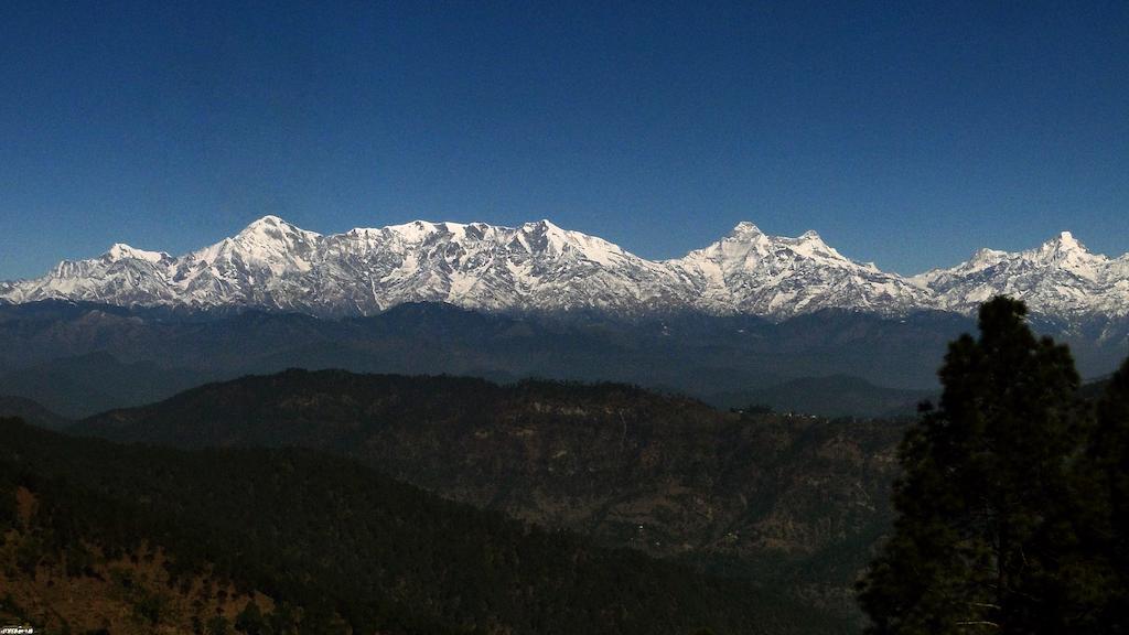 Hotel Sunita Almora Luaran gambar